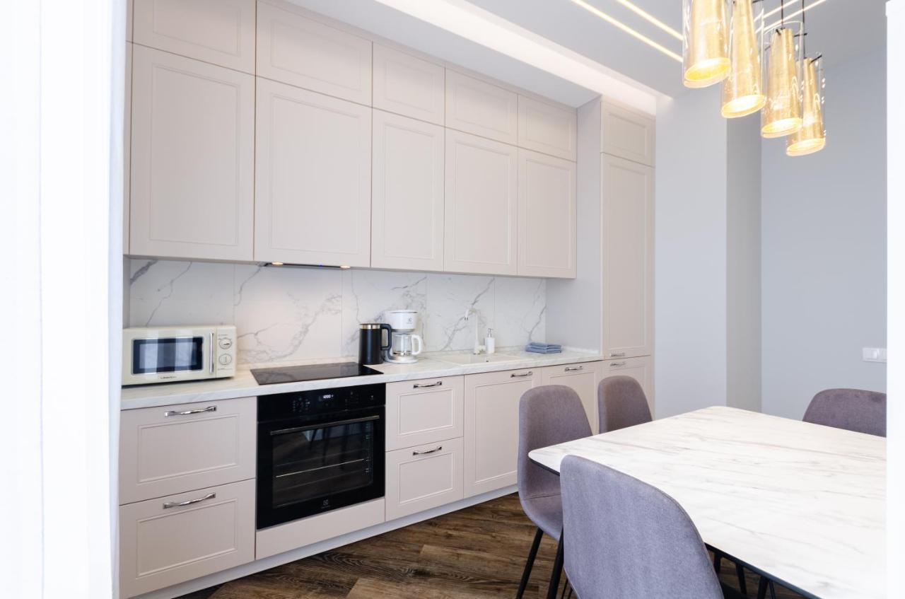 Petrovdom Ж38 In Luxury Apartments At 68 Zhylyanska Street,38 Perlyna كييف المظهر الخارجي الصورة