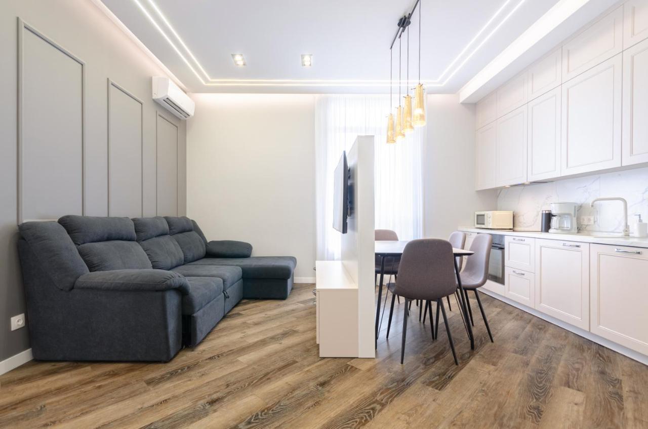 Petrovdom Ж38 In Luxury Apartments At 68 Zhylyanska Street,38 Perlyna كييف المظهر الخارجي الصورة