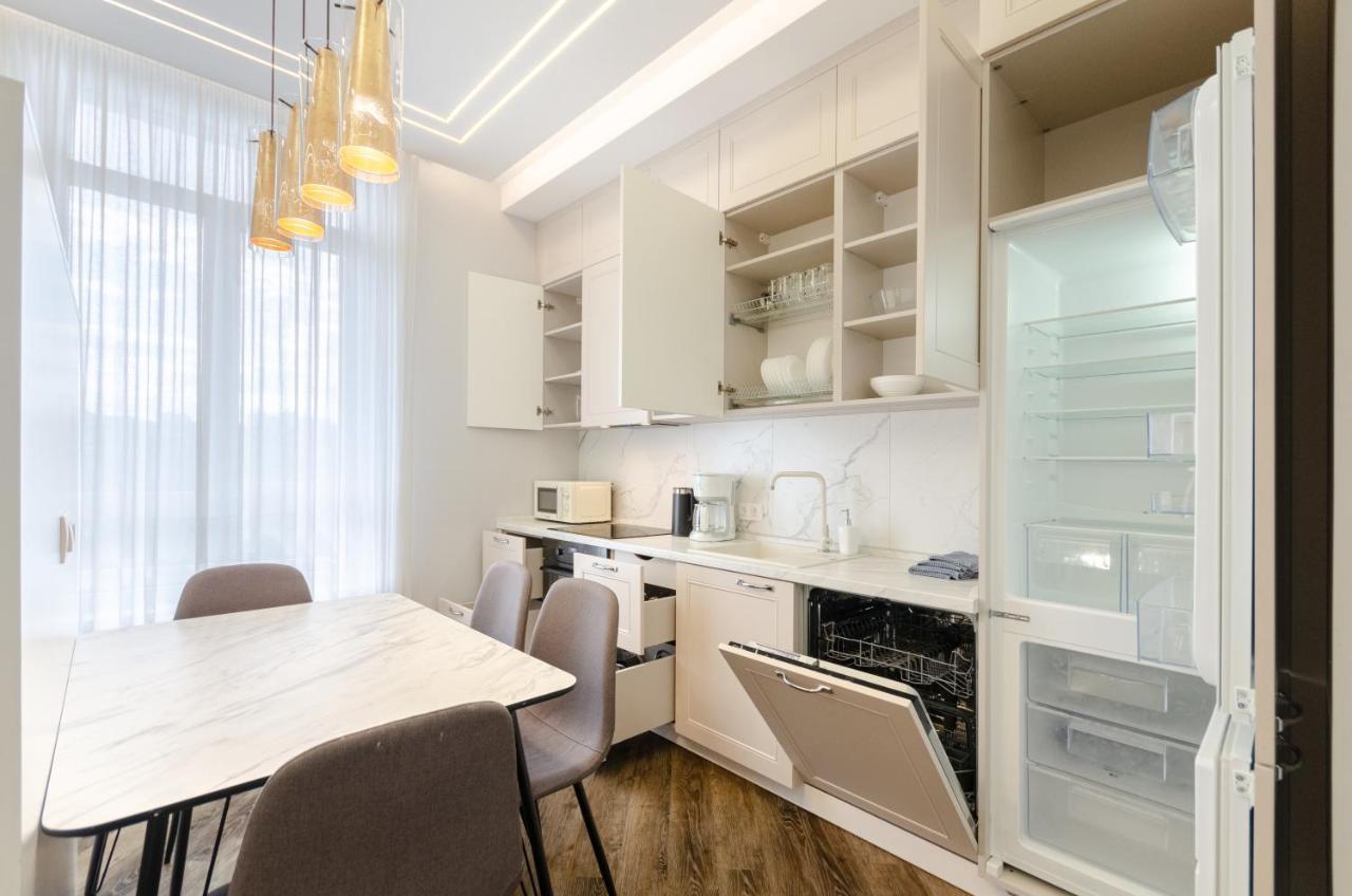 Petrovdom Ж38 In Luxury Apartments At 68 Zhylyanska Street,38 Perlyna كييف المظهر الخارجي الصورة
